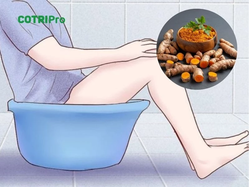 Ngâm hậu môn nước nghệ ấm trị trĩ.