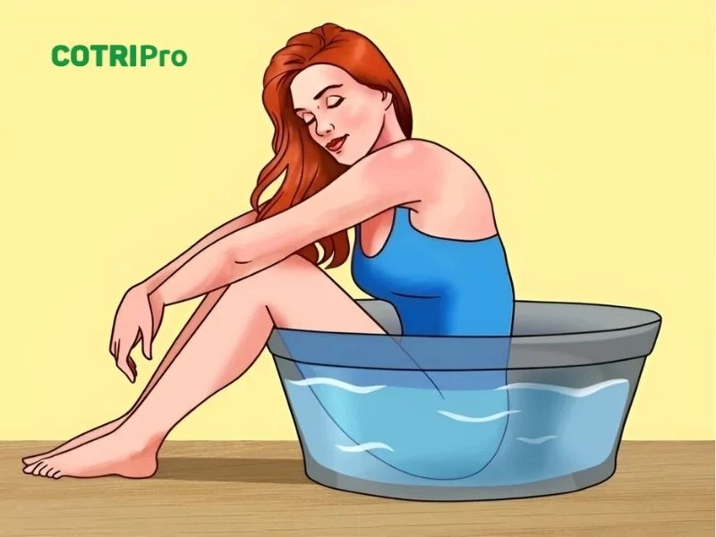 Nước ấm giúp làm teo búi trĩ ngoại